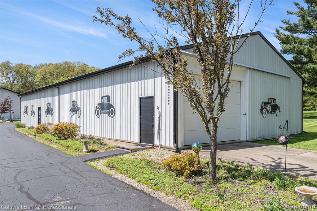 2103 E NEWARK Road, Lapeer, MI 48446 — Photo 52