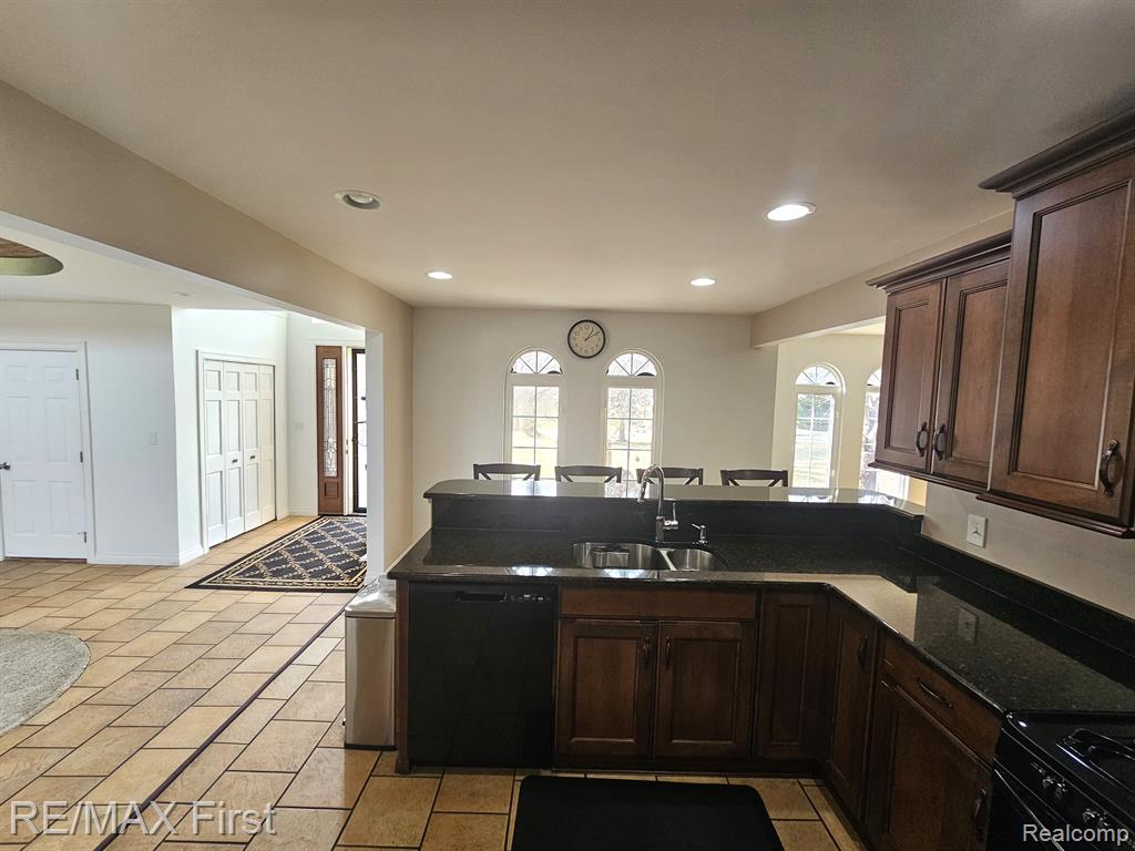 700 BYRAM LAKE Drive, Linden, MI 48451 — Photo 7