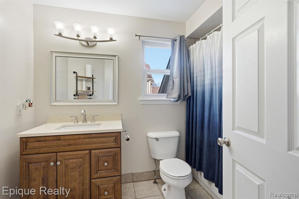 5421 Wentworth Drive, Commerce Twp, MI 48382 — Photo 16