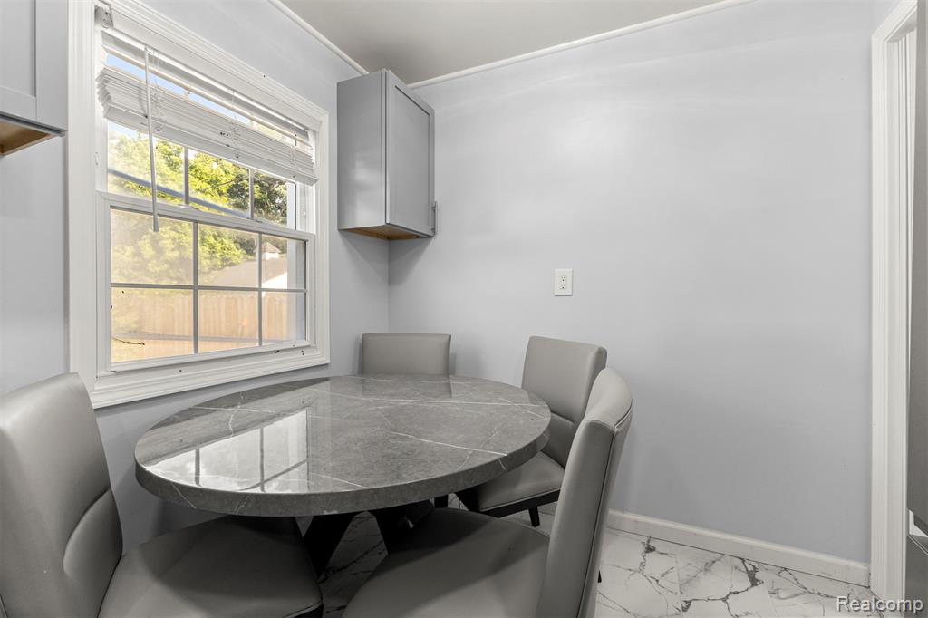 6365 Warwick Street, Detroit, MI 48228 — Photo 14