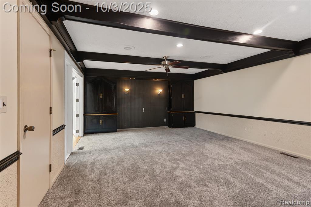 5130 Lake Bluff Rd, West Bloomfield, MI 48323 — Photo 18
