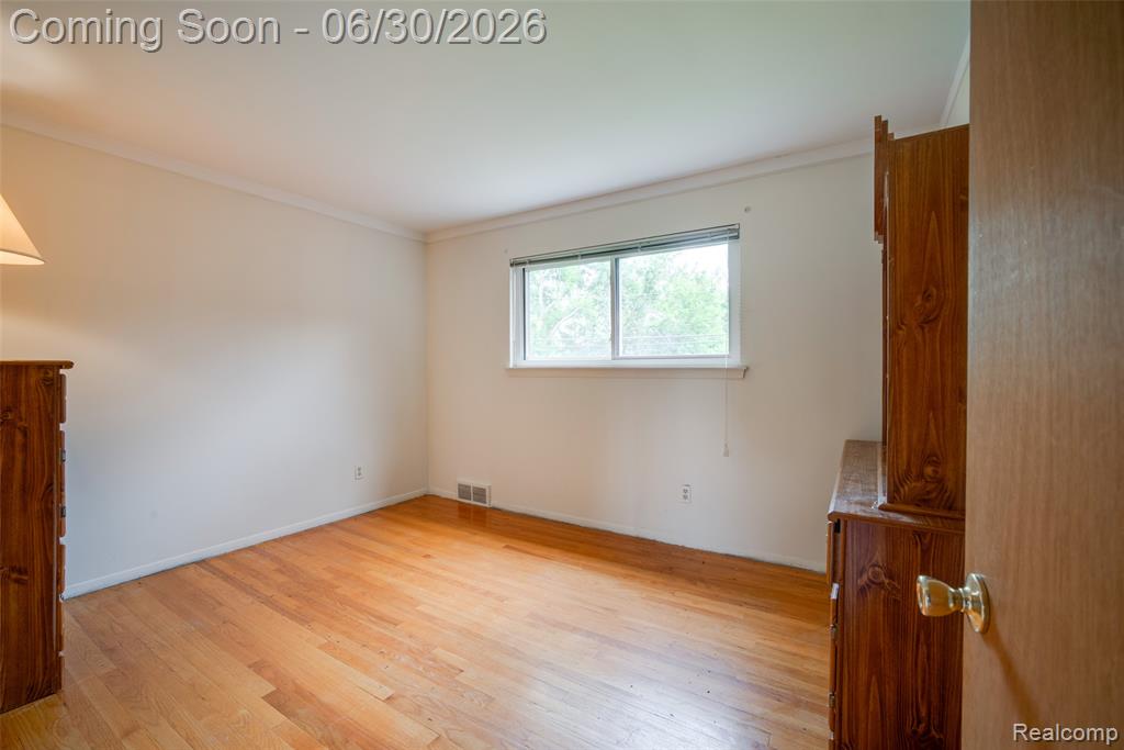 16944 Hans Court, Fraser, MI 48026 — Photo 9