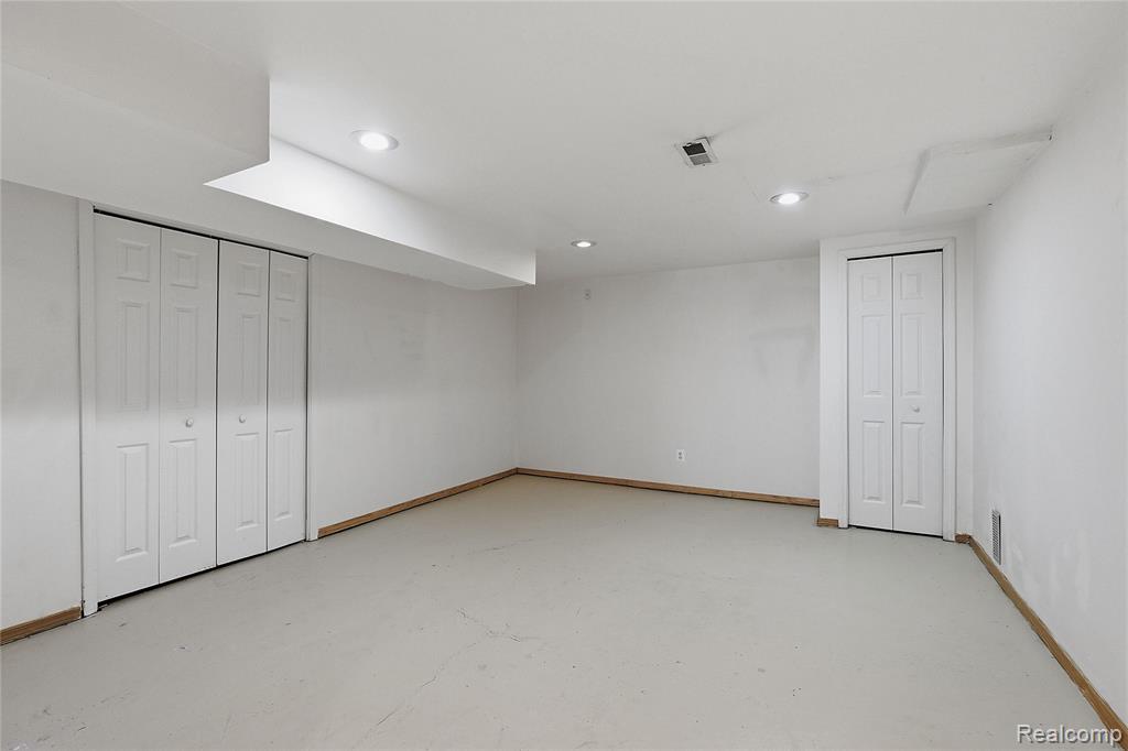 45677 Radnor Road, Canton, MI 48187 — Photo 34