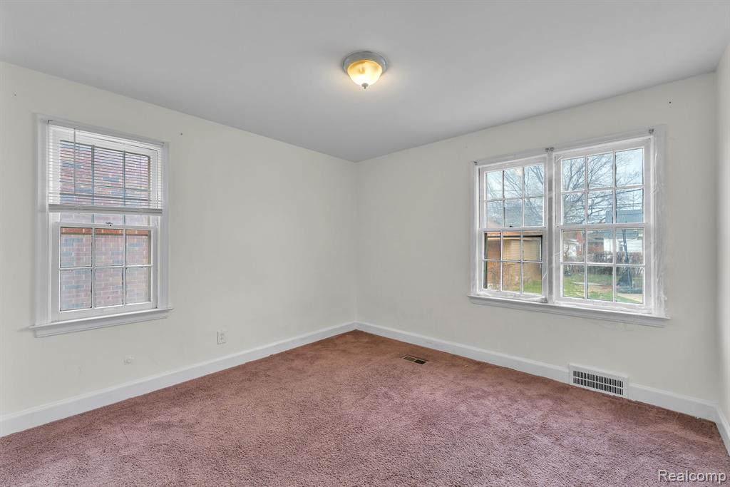 6120 MIDDLESEX Street, Dearborn, MI 48126 — Photo 16