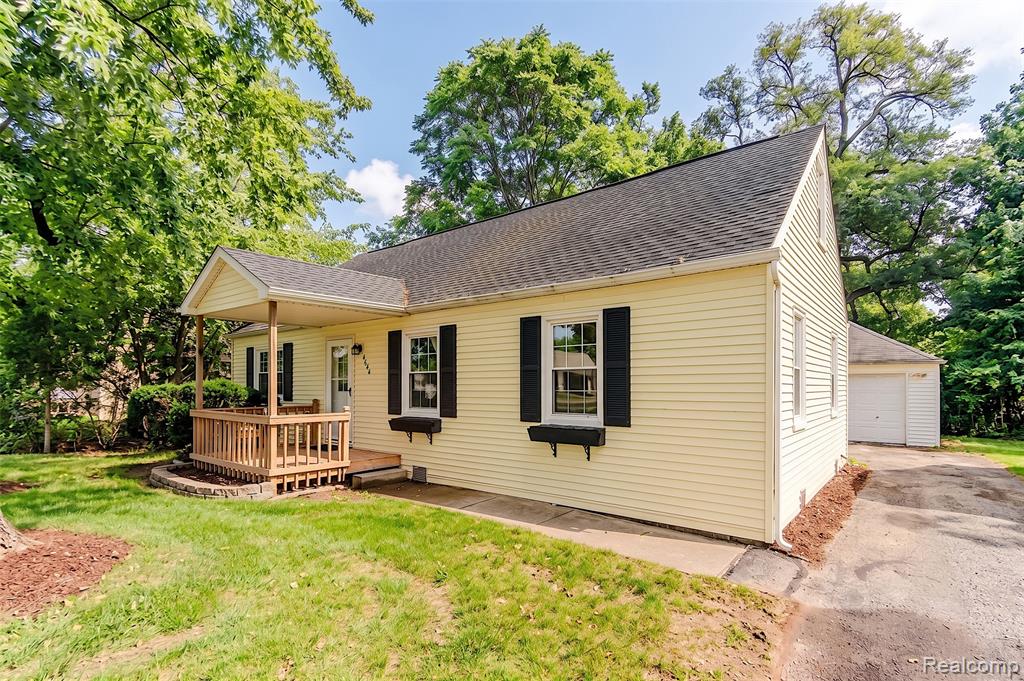 4644 Rochester Road, Royal Oak, MI 48073
