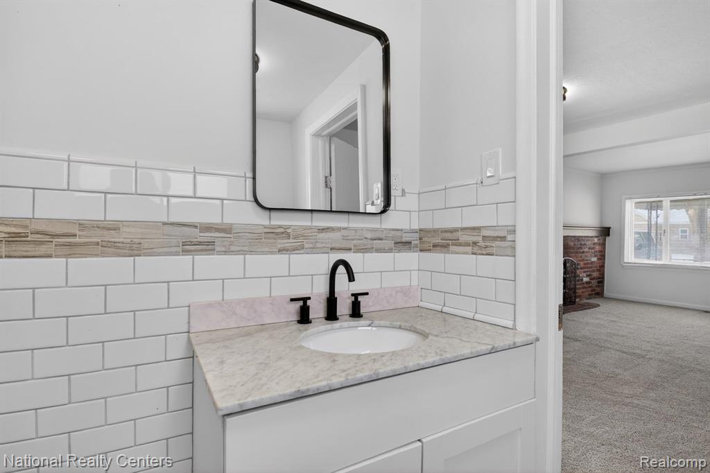 5672 N Linville Street, Westland, MI — Photo 12