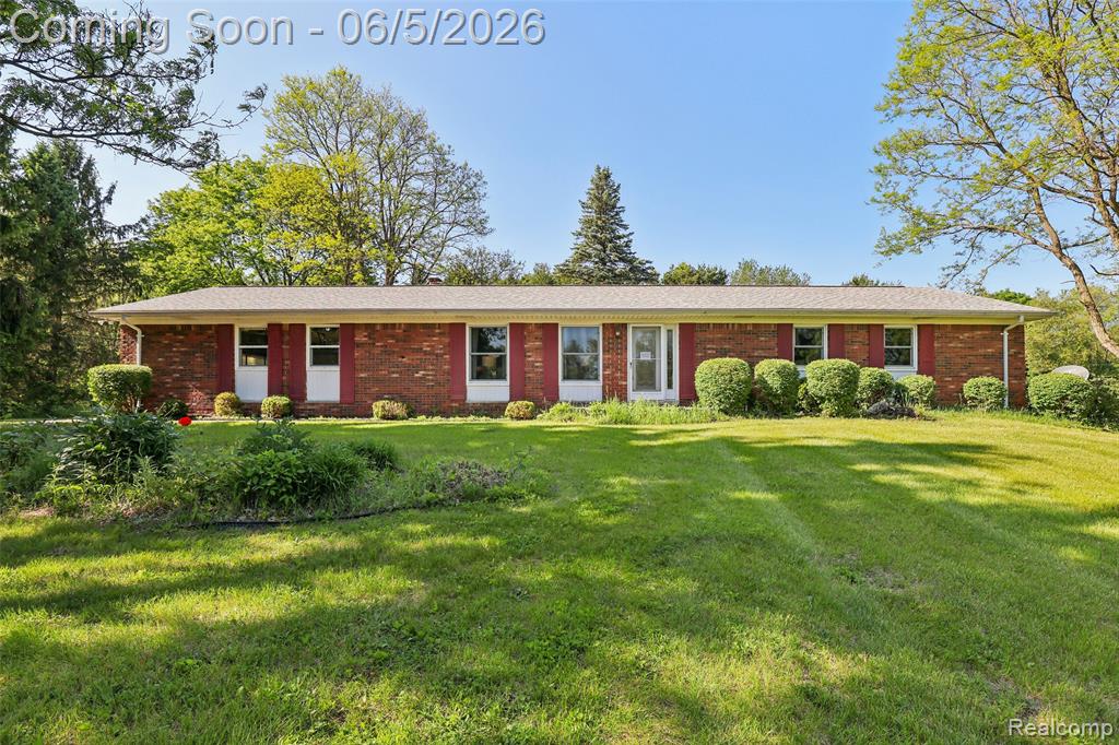 8701 Heatherset Drive, Brighton, MI 48114 — front exterior