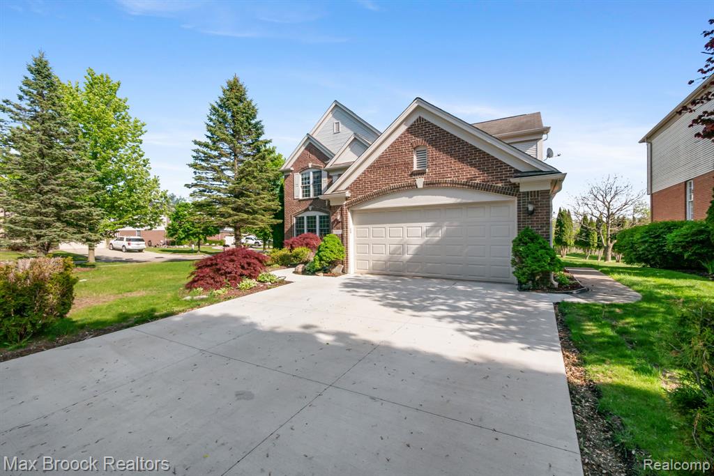 7657 Windgate Circle, West Bloomfield, MI 48323 — Photo 3