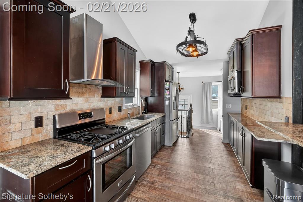 6832 Brightwood Court, Waterford, MI 48327 — Photo 11