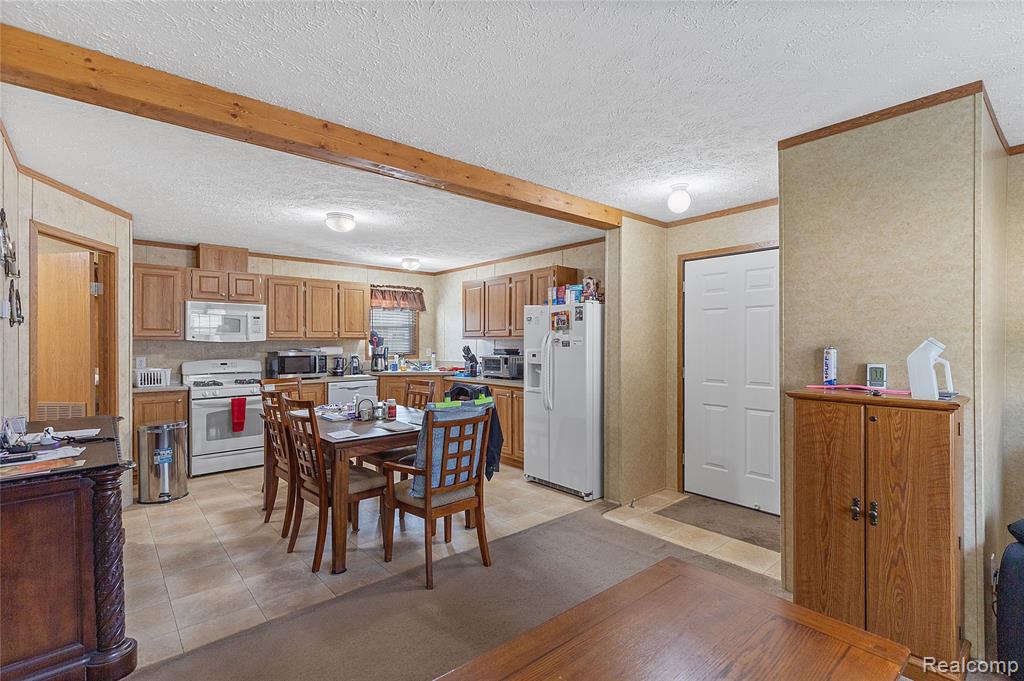 111 Riviera, Oakland, MI 48371 — Photo 2