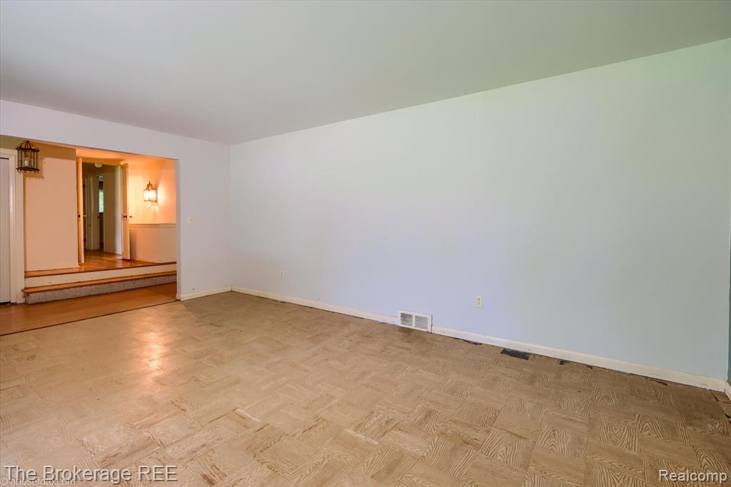 5312 Michael Court, Grand Blanc, MI 48439 — Photo 6