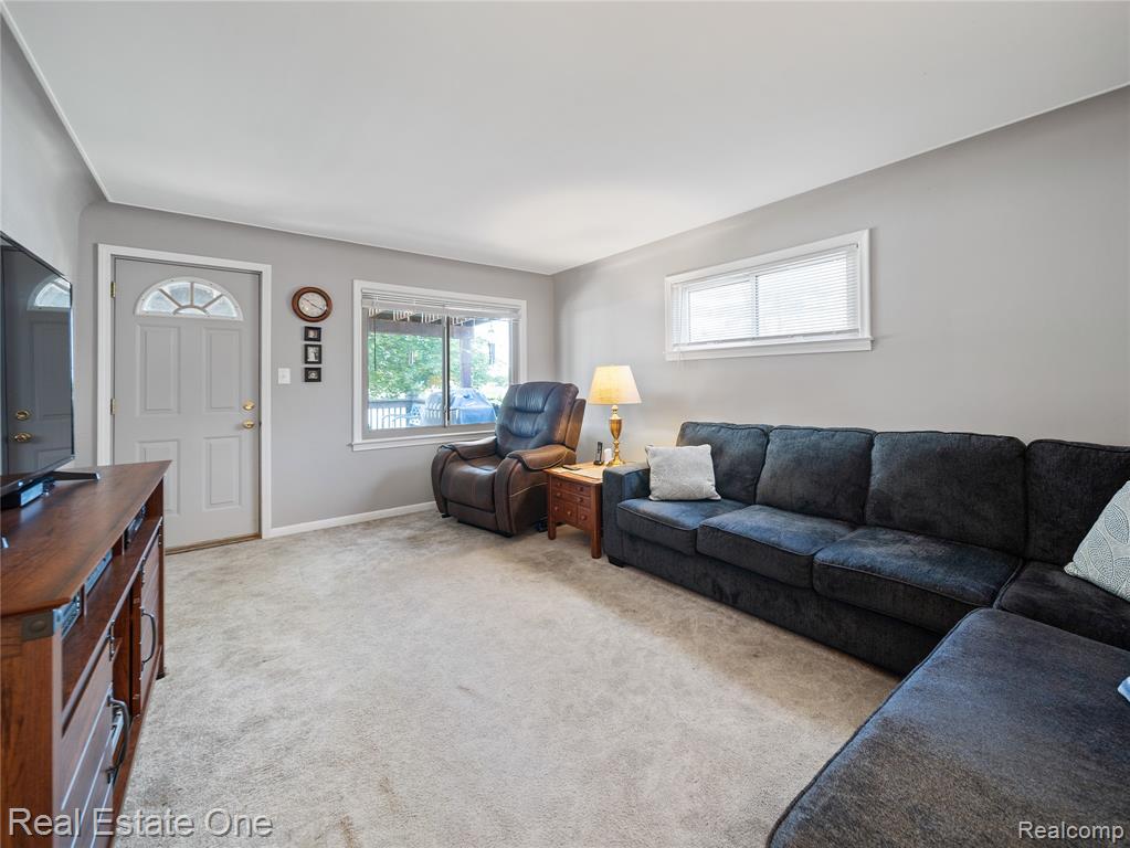 5065 Girard Drive, Pinckney, MI 48169 — Photo 7