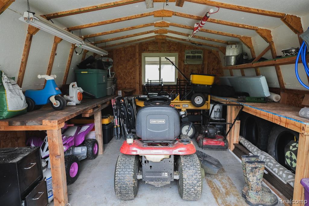 9801 E NEWBURG Road, Durand, MI 48429 — Photo 26