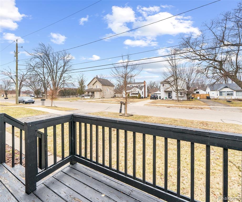 8916 Deering Street, Livonia, MI 48150 — Photo 4