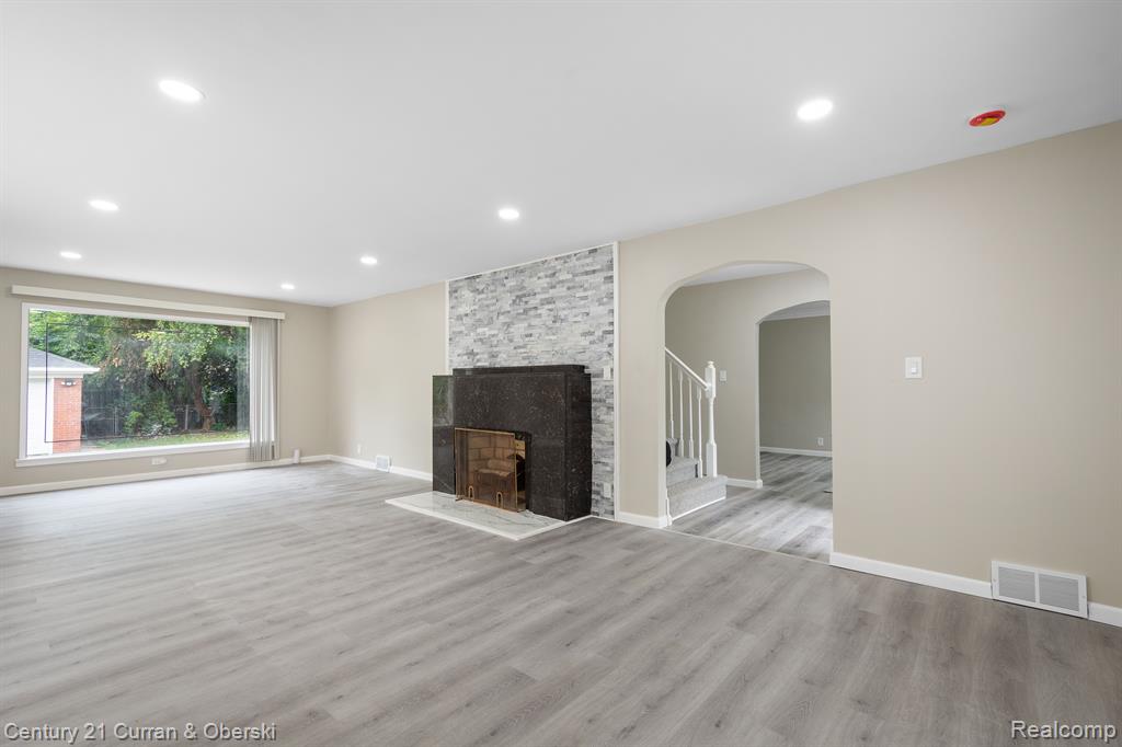 8771 E OUTER Drive, Detroit, MI 48213 — Photo 7