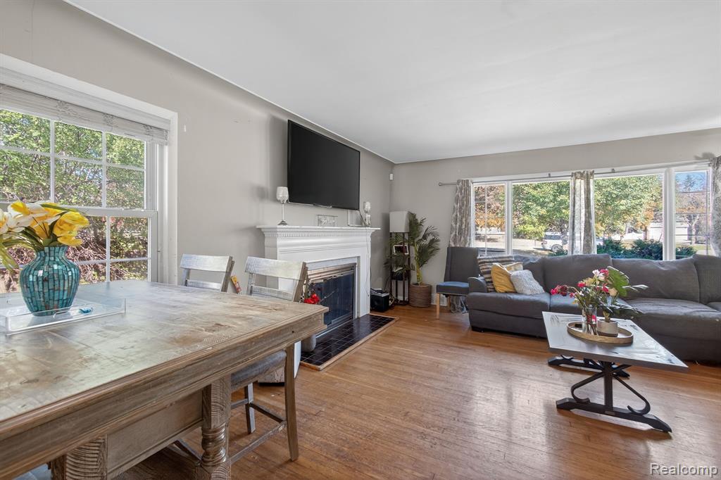 28025 Sunset Boulevard W, Lathrup Village, MI 48076 — Photo 8