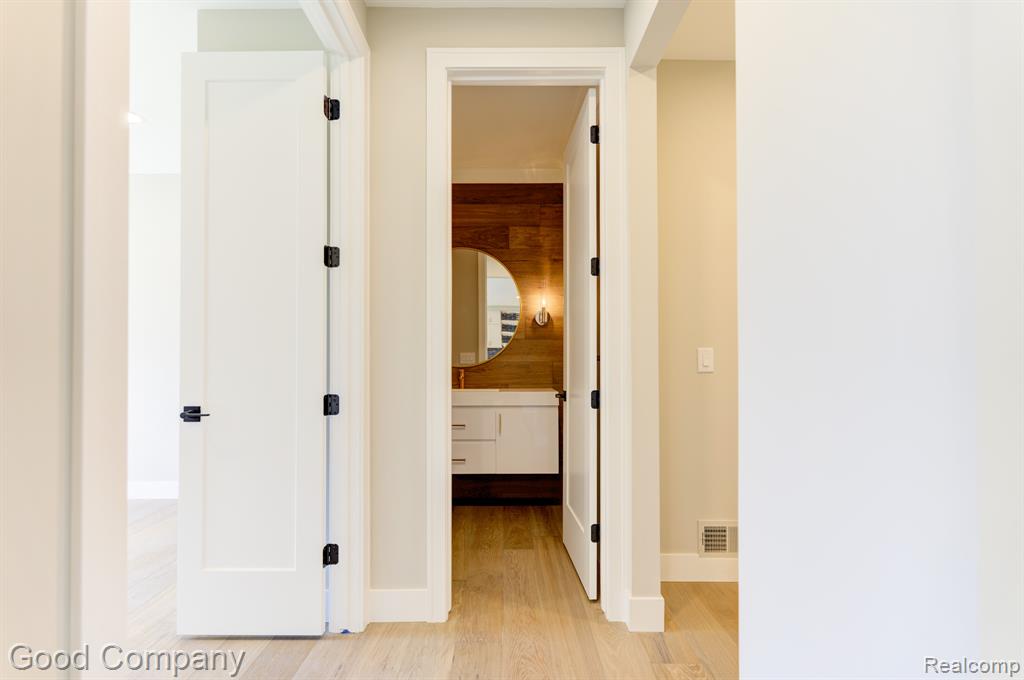 808 Irving Avenue, Royal Oak, MI 48067 — Photo 25