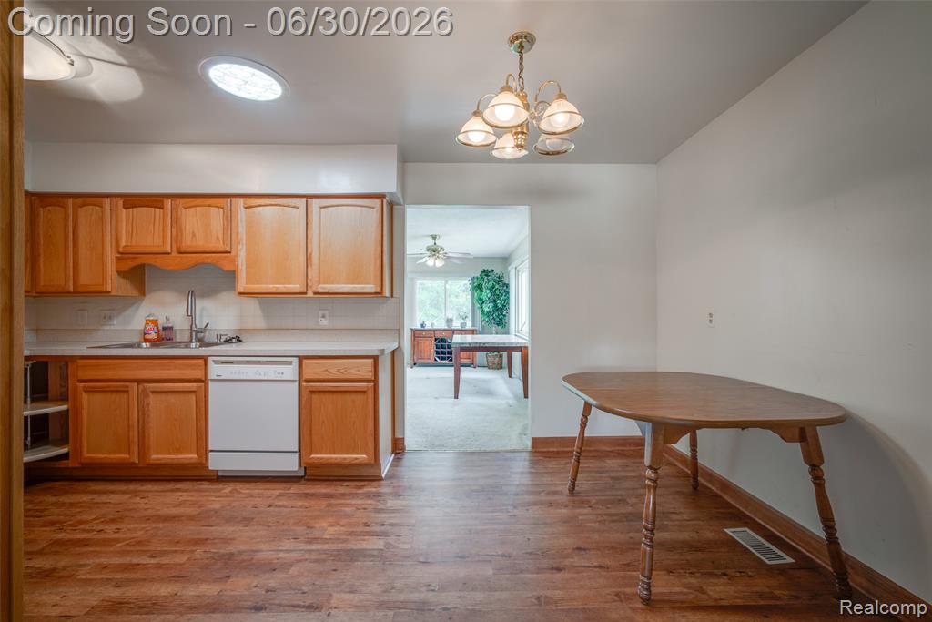 16944 Hans Court, Fraser, MI 48026 — Photo 4