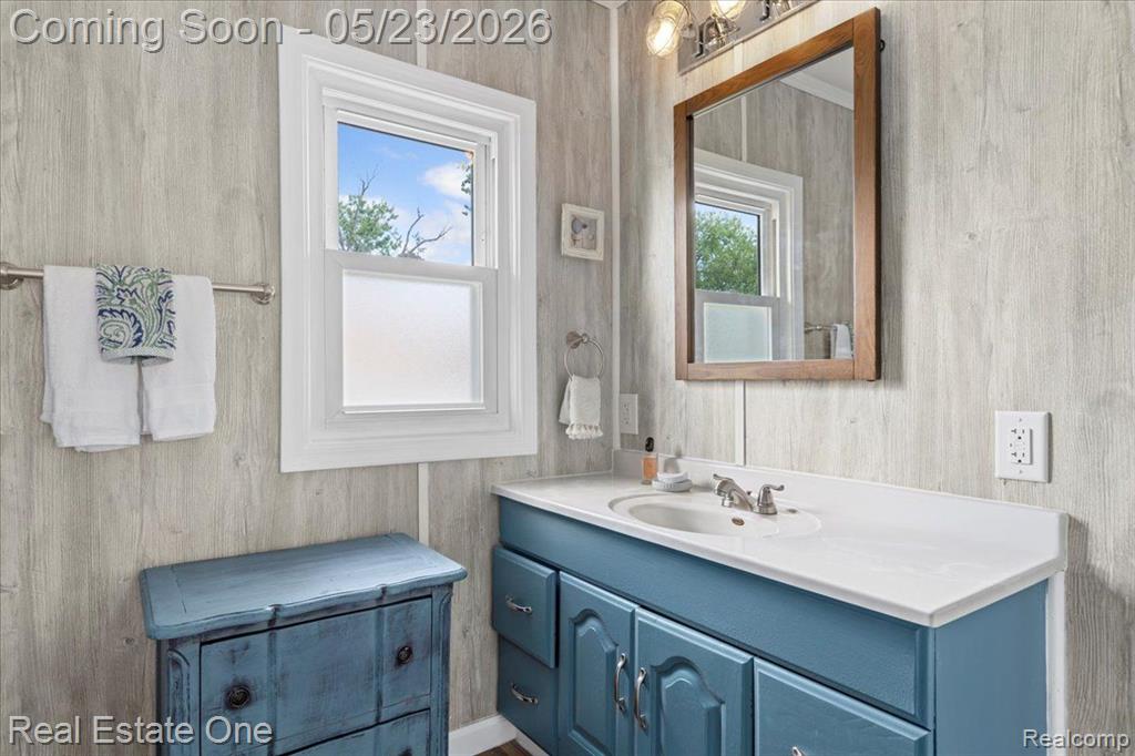 128 S SLATER Street, Lake Orion, MI 48362 — Photo 33