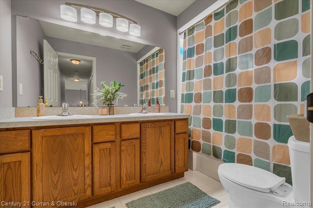 33997 Brownswood Blvd, Rockwood, MI — Photo 24