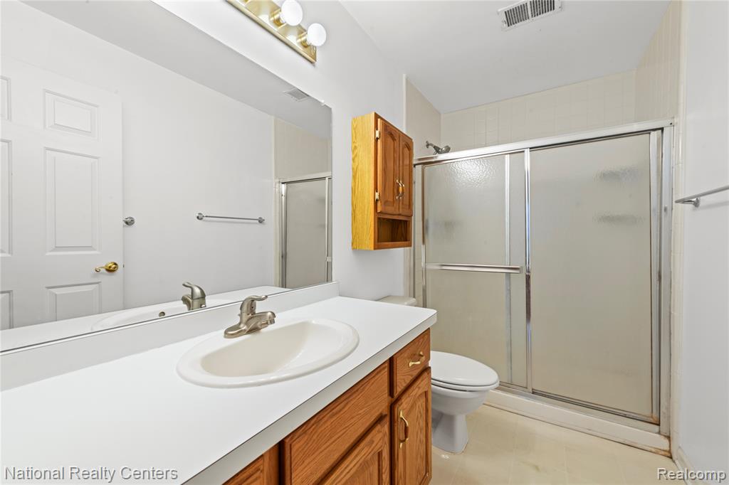 4967 Oak Hill Drive, Waterford, MI 48329 — Photo 21