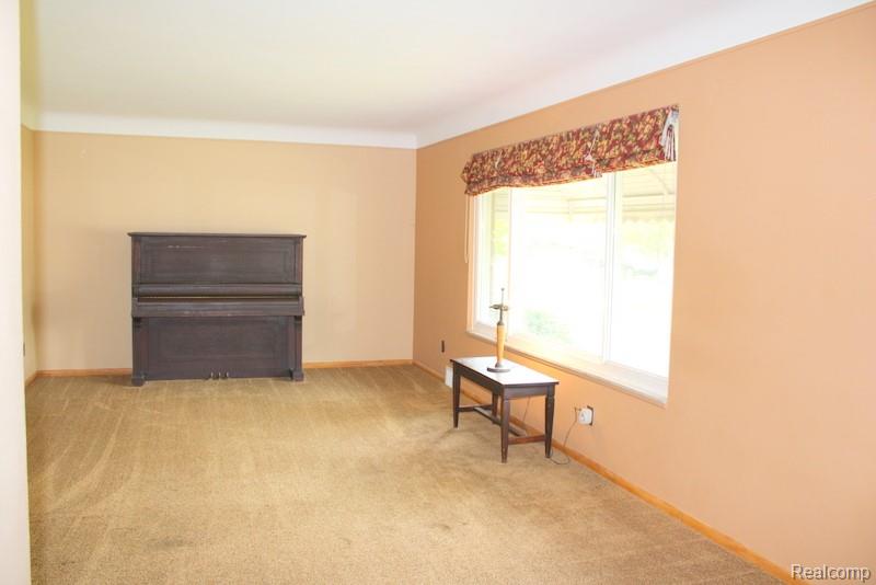 9396 Allen Road, Allen Park, MI 48101 — Photo 12