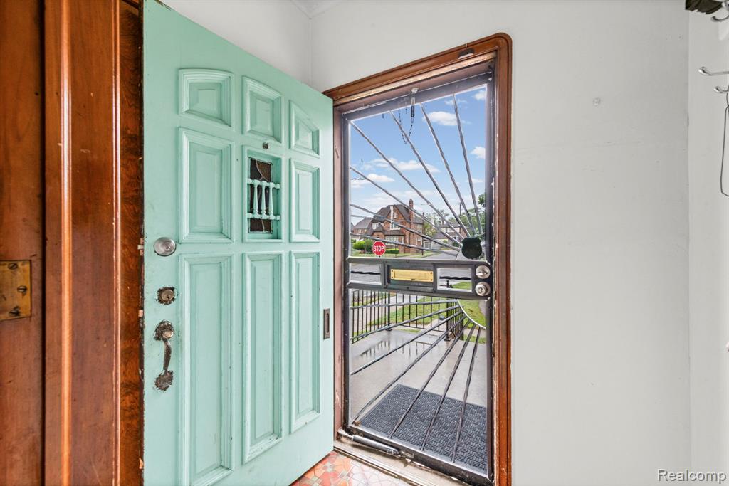 17500 Pennington Drive - Photo 2