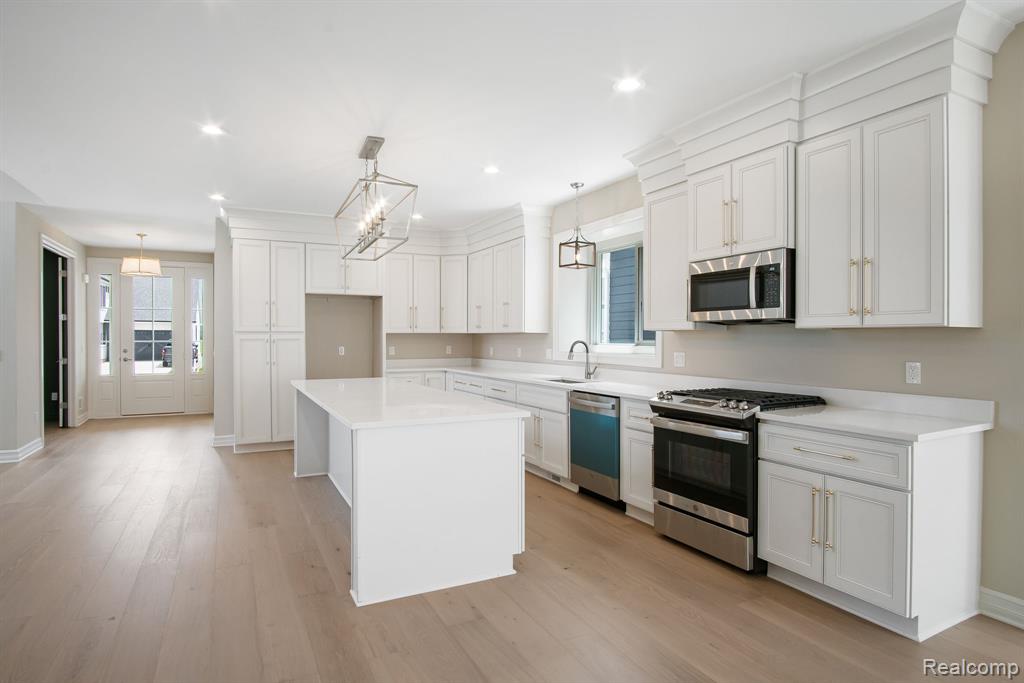 54630 Brenda Drive, Macomb, MI 48042 — Photo 15