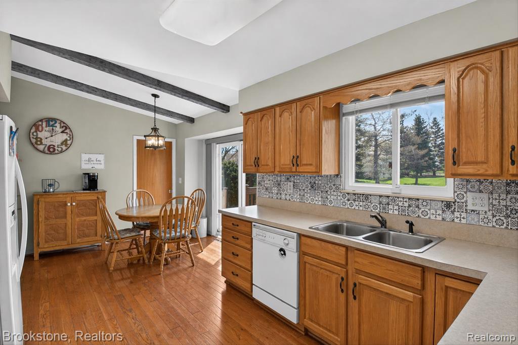 1086 Risecliff Drive, Grand Blanc, MI 48439 — Photo 14
