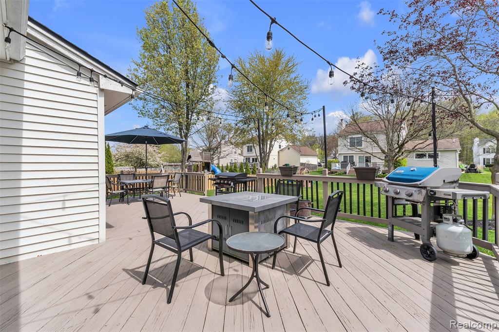 944 S Parkwood Drive, South Lyon, MI 48178 — Photo 52