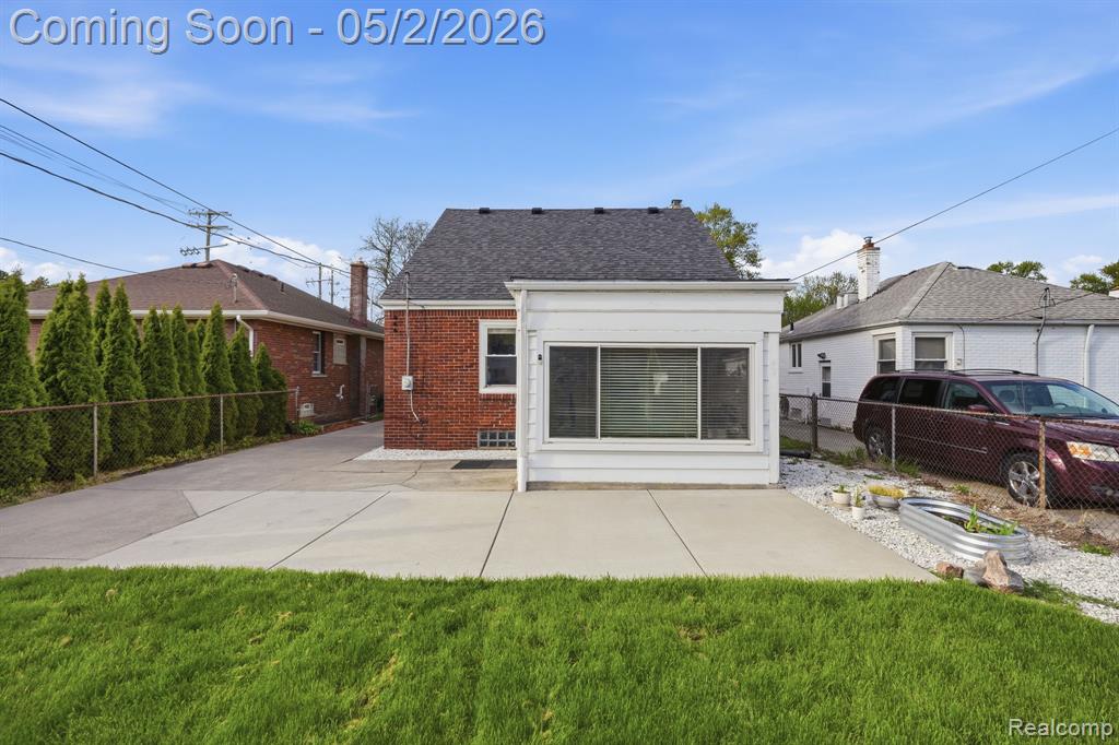 1857 Roslyn Road, Grosse Pointe Woods, MI 48236 — Photo 5