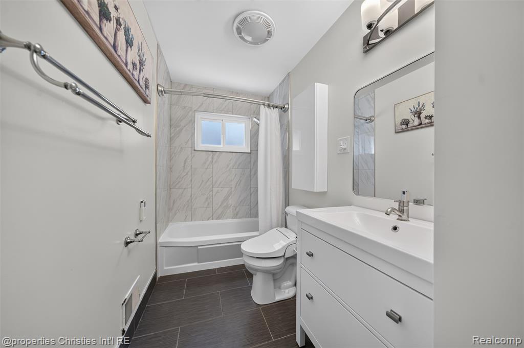 27856 Lenox Avenue, Madison Heights, MI 48071 — Photo 18