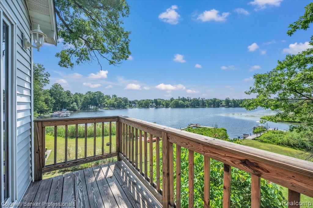 1325 Elkhorn Lake Road, Lake Orion, MI 48362 — Photo 20