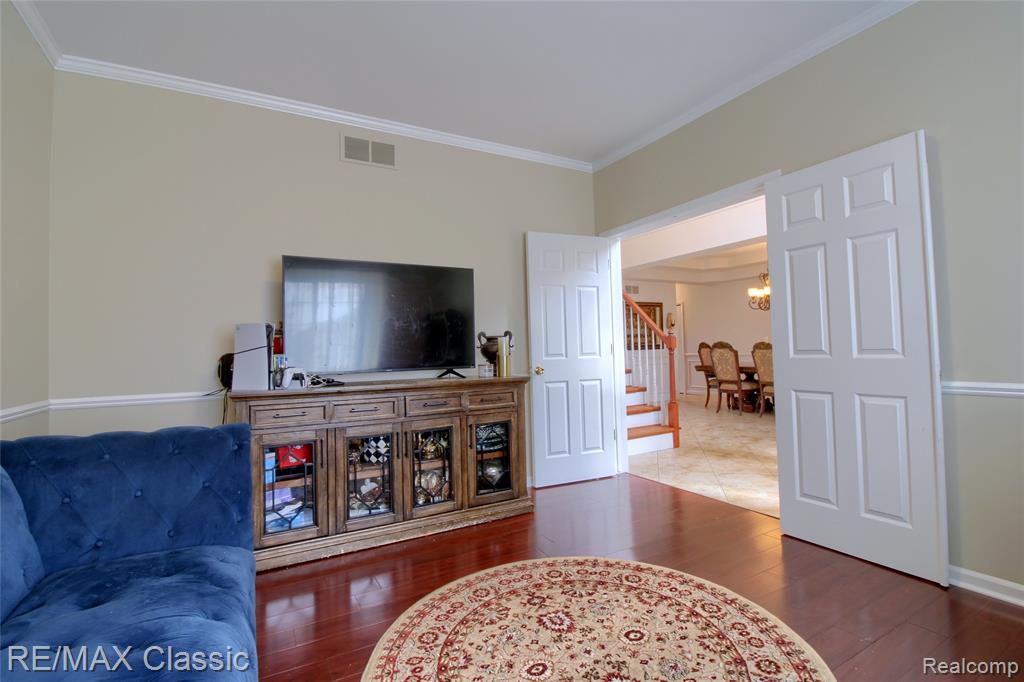 761 Nissen Court, Wixom, MI 48393 — Photo 7