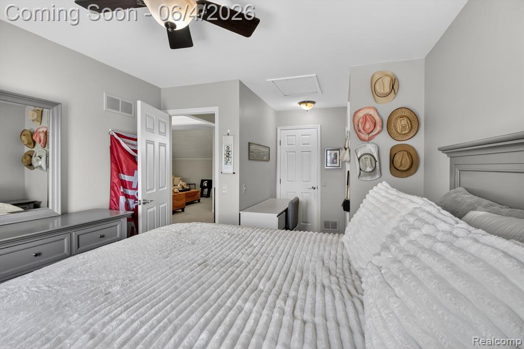 39852 Glenview Court, Northville, MI 48168 — Photo 39