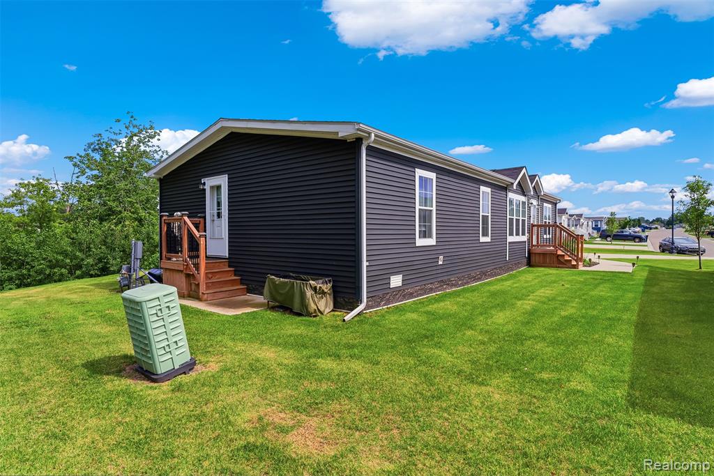 6450 Prince Boulevard, Fenton, MI 48430 — Photo 4