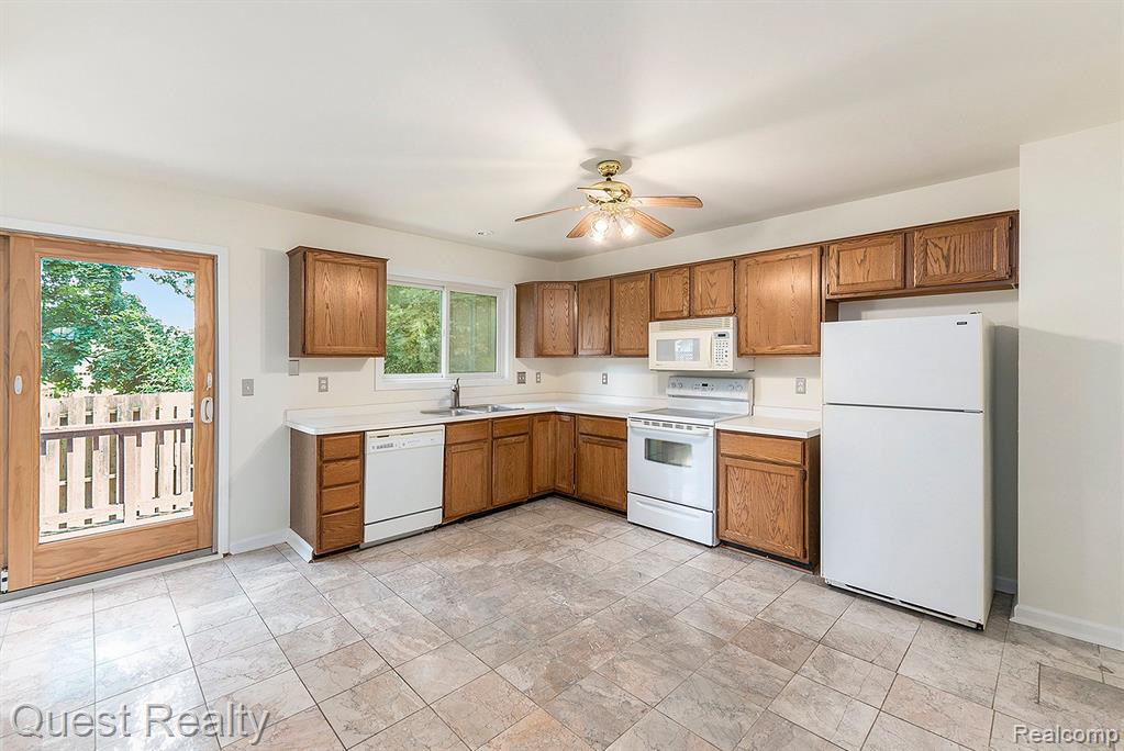 108 MAPLEGROVE Drive, Clawson, MI — Photo 8