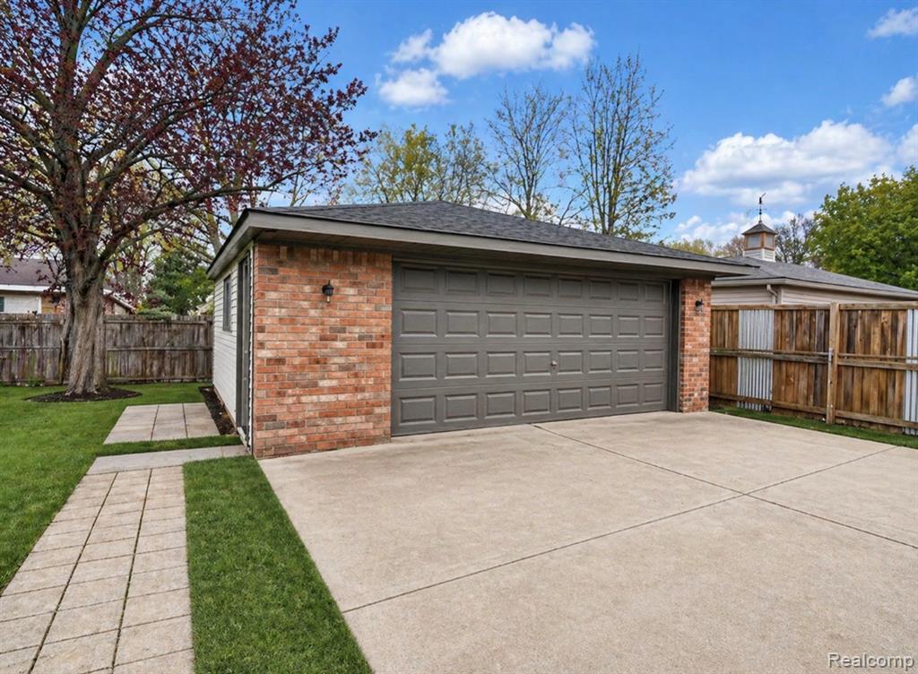 41851 Vanderbilt Drive, Sterling Heights, MI 48313 — Photo 23