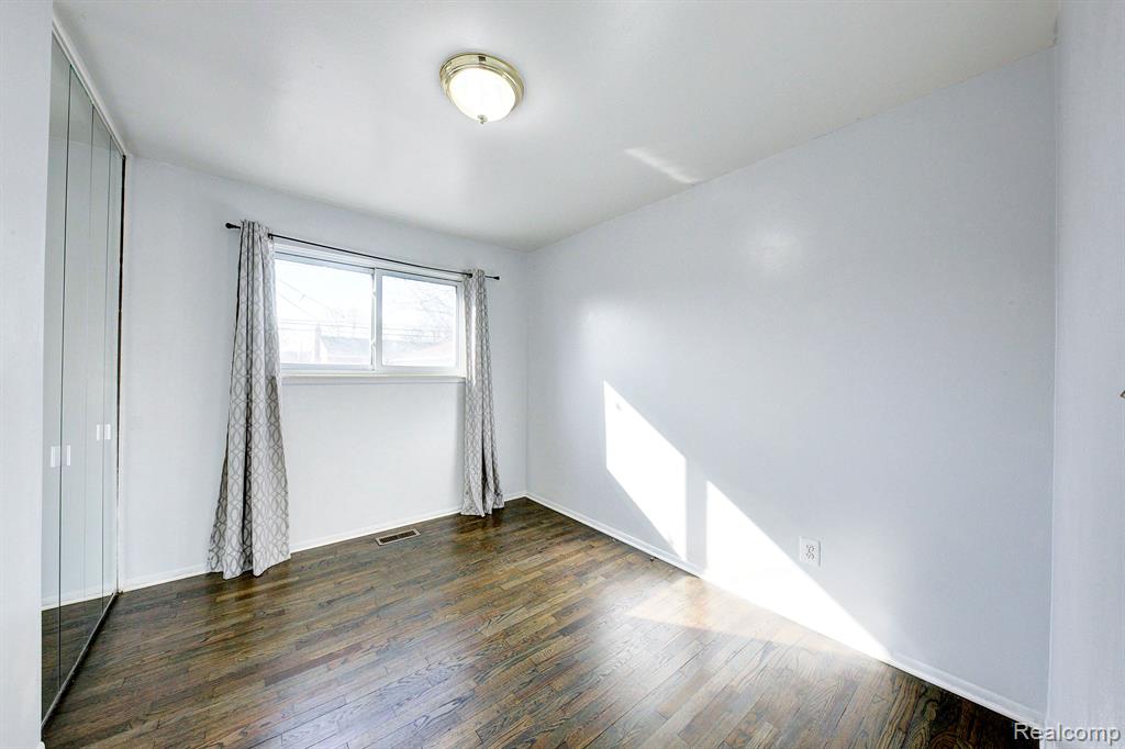 718 Easley Drive, Westland, MI 48186 — Photo 18