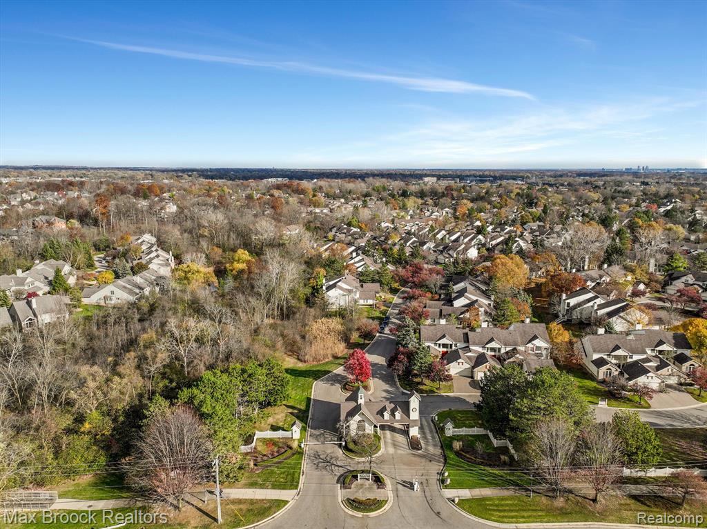 7248 SIMSBURY Drive, West Bloomfield, MI — Photo 66