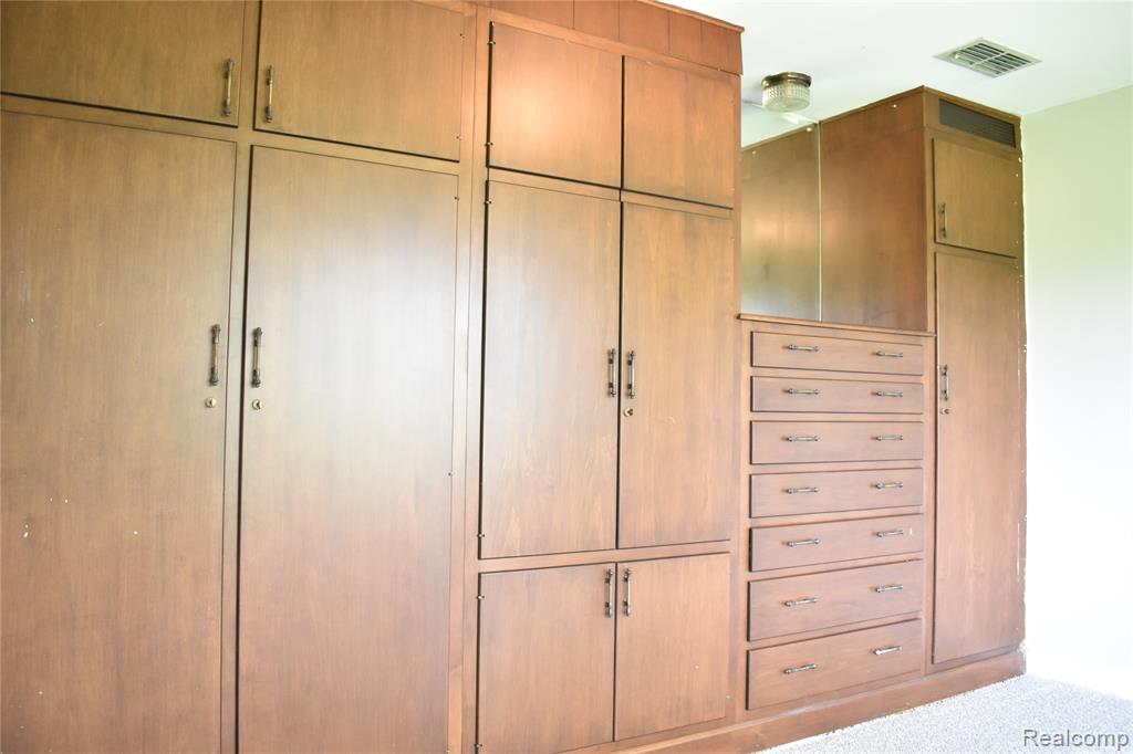 2073 Bordeaux Street, West Bloomfield, MI 48323 — Photo 36
