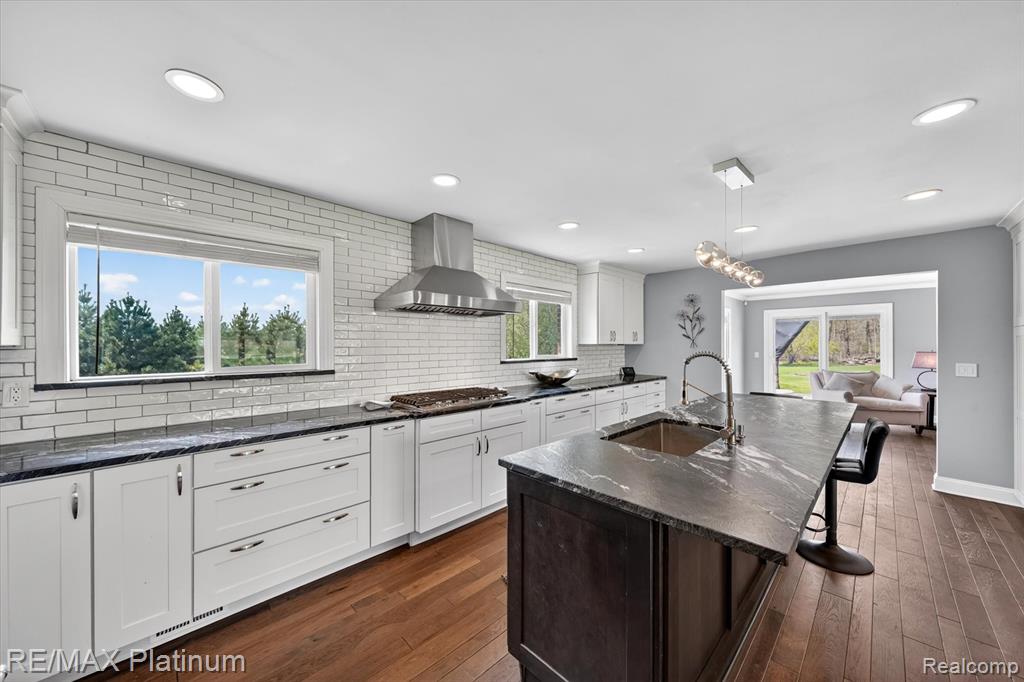 7687 Parshallville Road, Fenton, MI 48430 — Photo 15