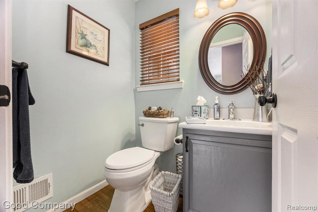 43501 KRISTA CT, Clinton Twp, MI 48038 — Photo 16
