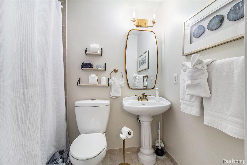 155 N Main Street, Clarkston, MI, 00000