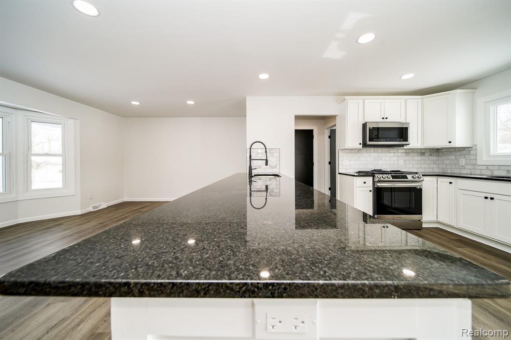 6522 ELLINWOOD Drive, White Lake, MI 48383 — Photo 28