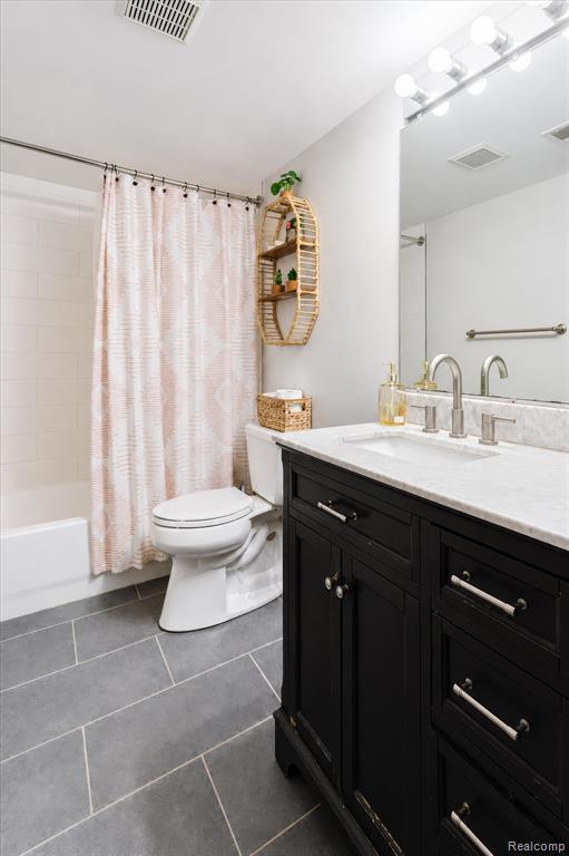 61025 Greenwood Drive, South Lyon, MI 48178 — Photo 27