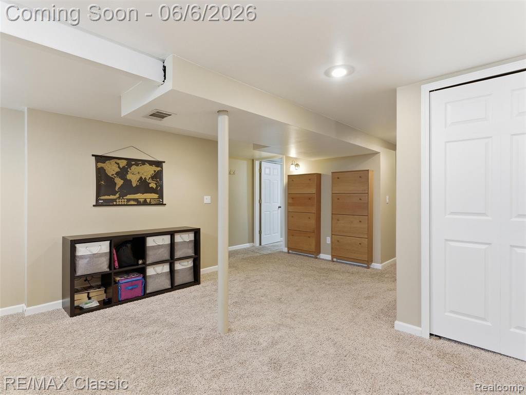 41020 Greenbriar Lane, Plymouth, MI 48170 — Photo 30