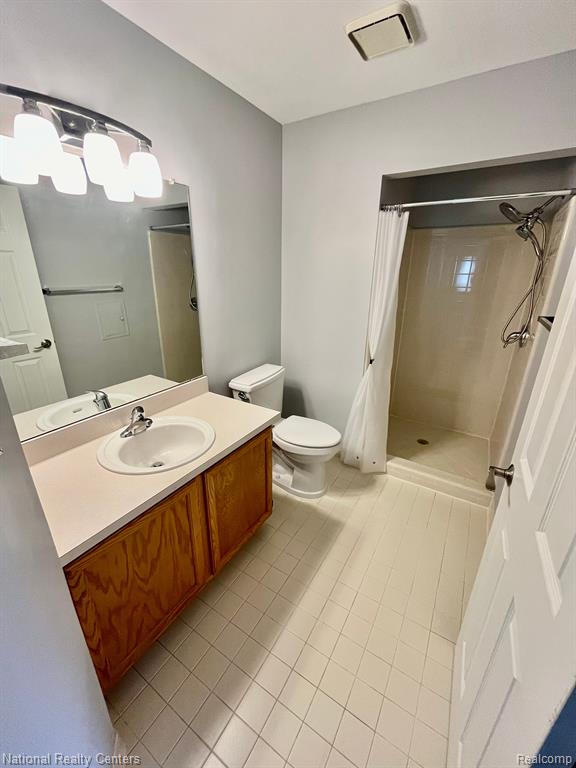 31160 Country Way, Farmington Hills, MI 48331 — Photo 24