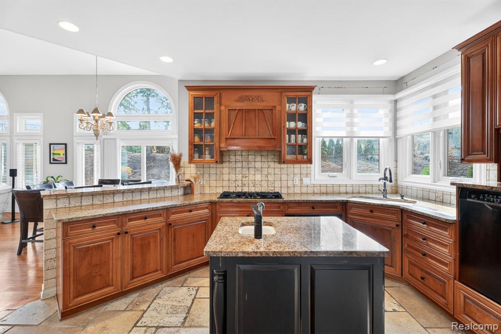 2562 Sequoia Court, Bloomfield, MI 48304 — Photo 19