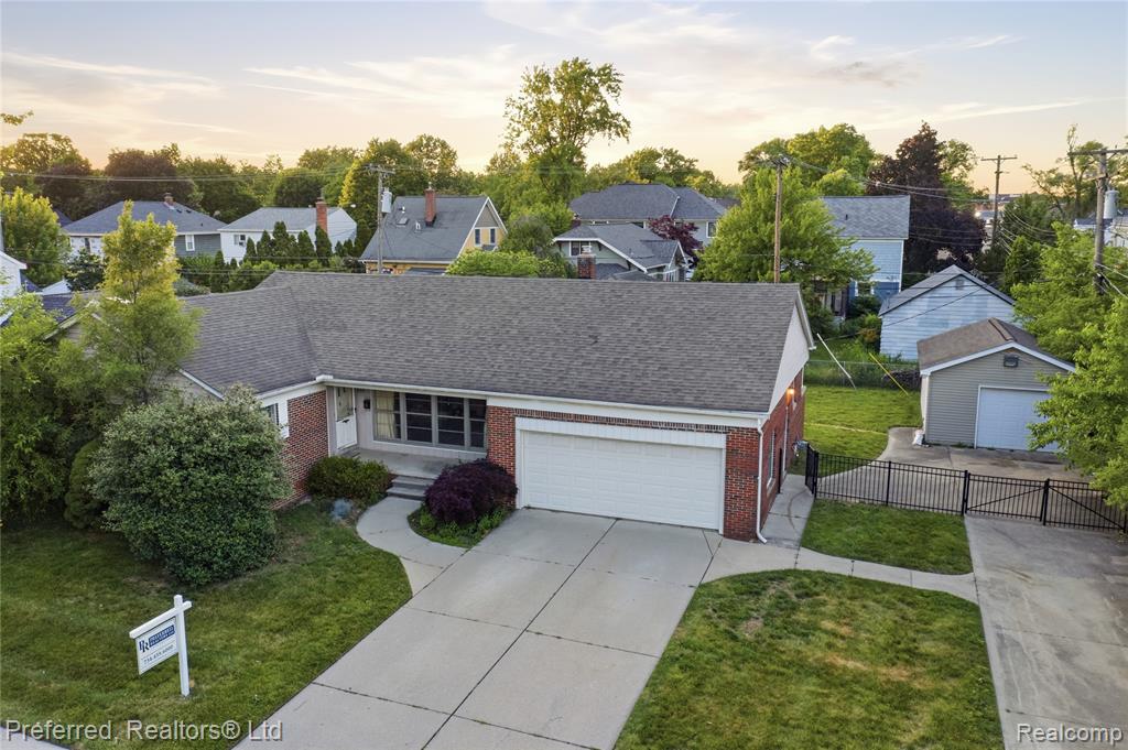 860 Palmer Street, Plymouth, MI 48170 — front exterior
